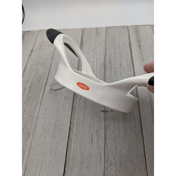 OXO Good Grips Apple Slicer Corer Divider White With Handles - Picture 2 of 4